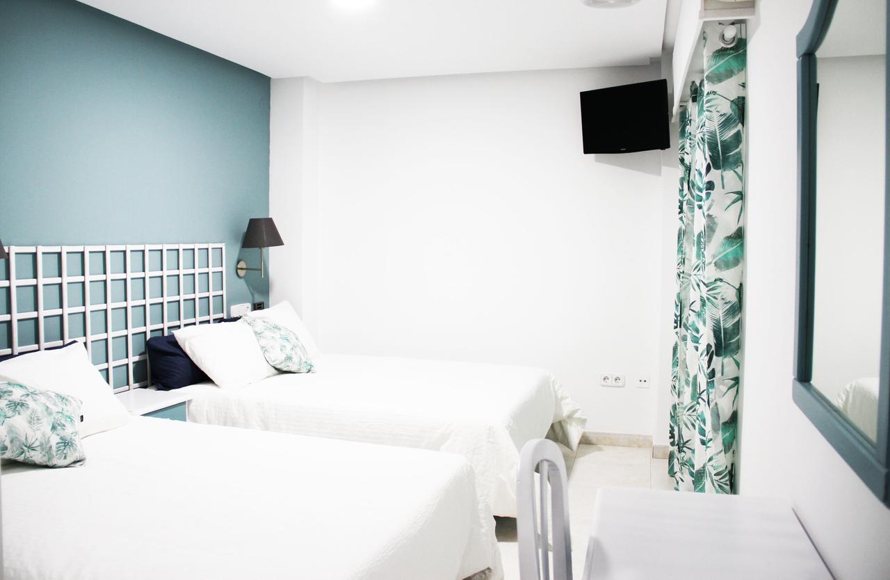 Hugo Beach Hotel & Apartments Gandia Bagian luar foto