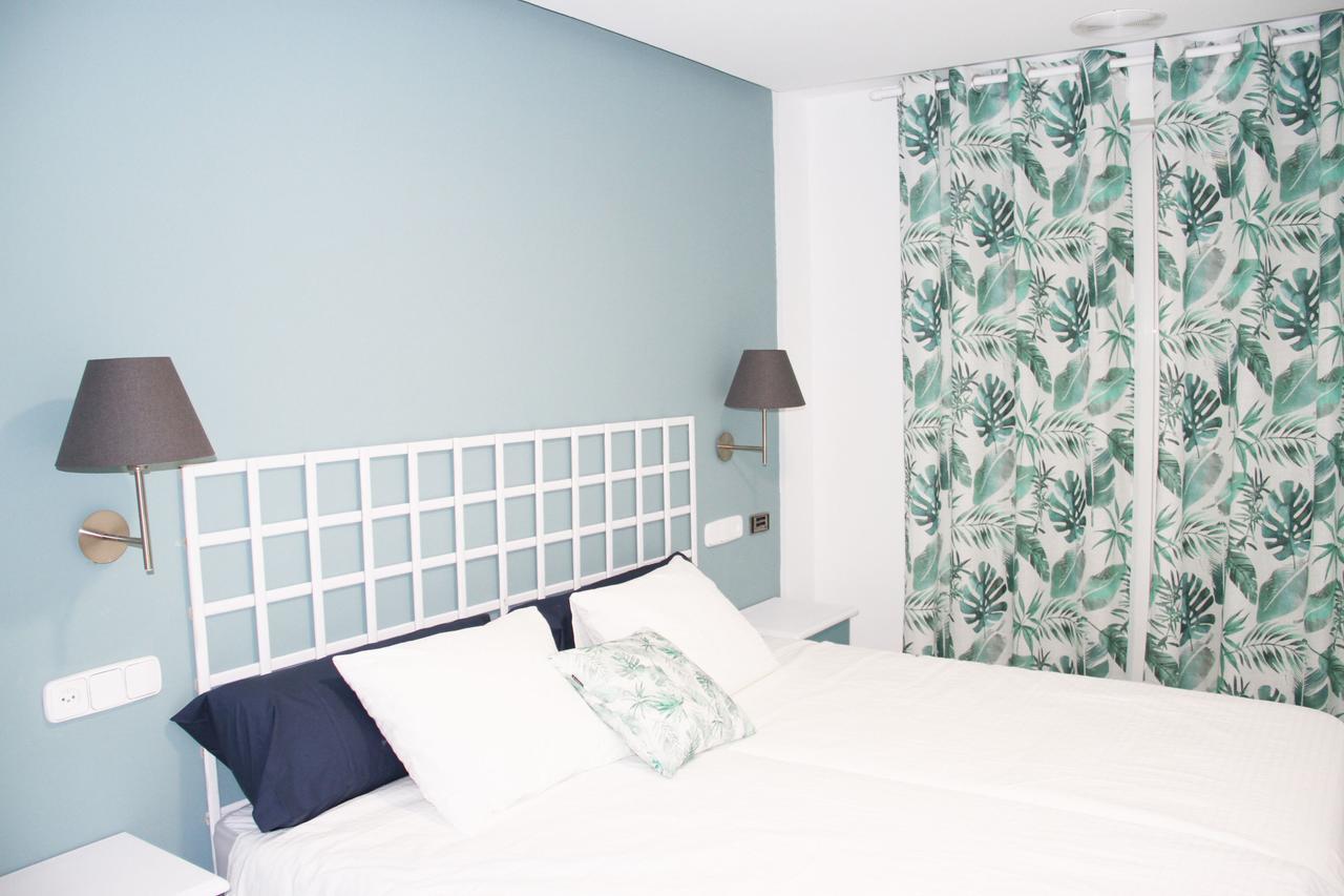 Hugo Beach Hotel & Apartments Gandia Bagian luar foto