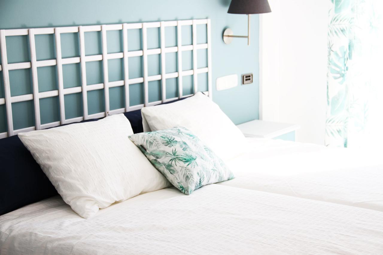 Hugo Beach Hotel & Apartments Gandia Bagian luar foto